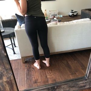 Lululemon Wunder Under Low-Rise Crop Tight